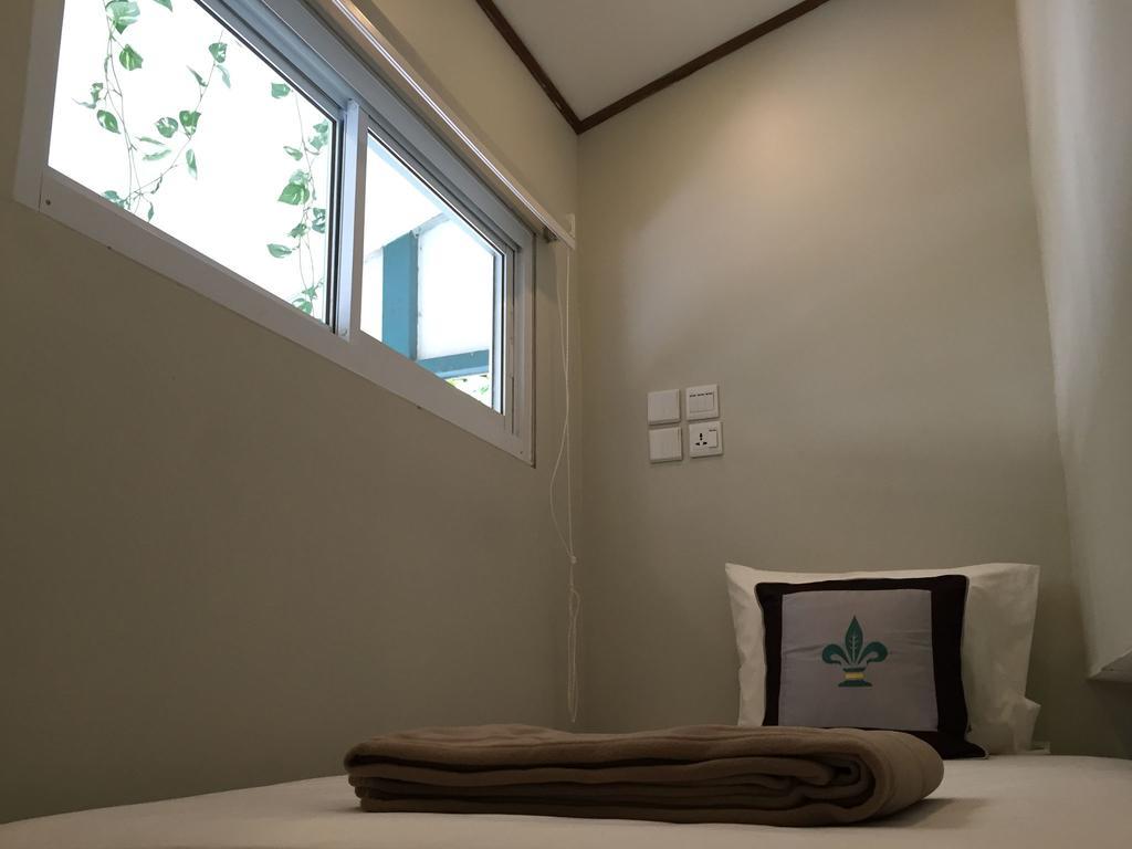 Pickled Tea Hostel Yangon Exterior photo